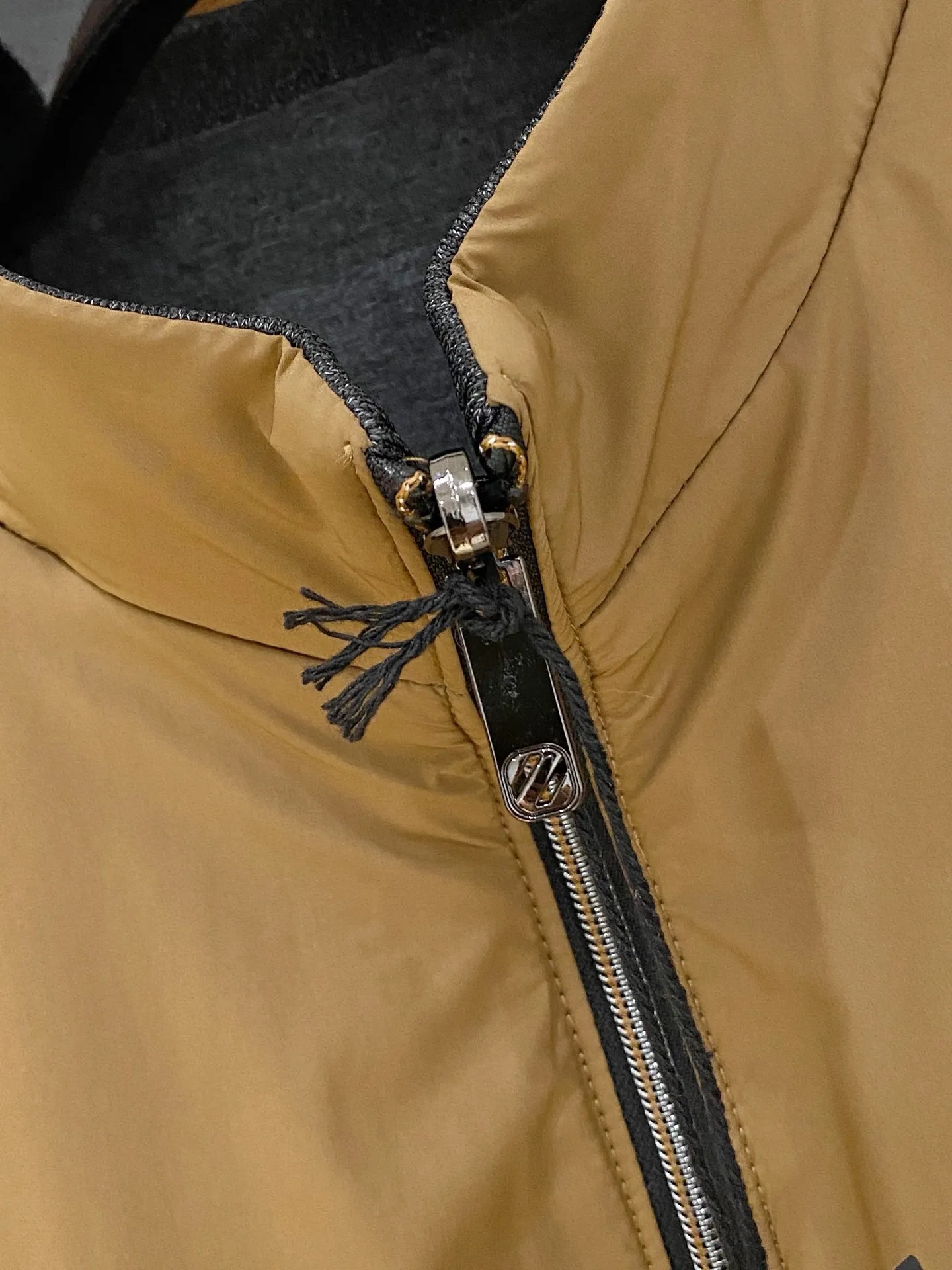 ZEGNA ✅ ： ， ， ； ， 。 ， ， 。 ✅ ：Classic ， ， ， ， 。 ✅ ： ， ， ； ， logo， ， 。 ： 、Cream White、Black。 ✅ ： ， ， ， 、 、 ， Versatile 。 Sizes：M-4XL